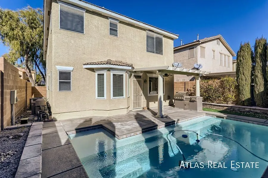 2 Weeks Free Rent If Moved In By 8/31/2026! Upgraded 3-Bedroom Home With Pool Near S. Valley View... — Photo 3