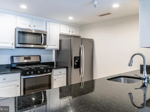 11710 Old Georgetown Rd APT 1322, North Bethesda, MD 20852