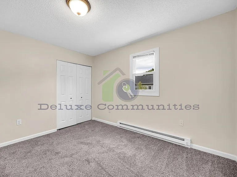 404 Russell St — Photo 16