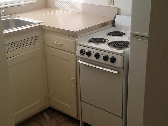 4th image of 895 E Bennette St #2