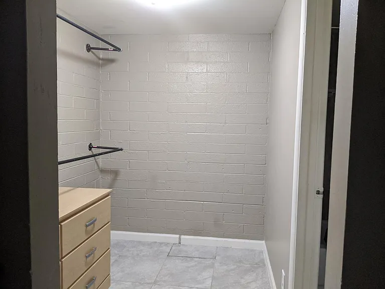 825 W 3rd St #A — Photo 3