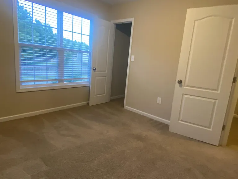 184 Roanoke Dr — Photo 13