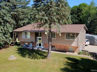 8087 E Carpenter Rd, Davison, MI 48423