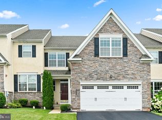 2003 Pleasant Valley Dr, Lansdale, PA 19446