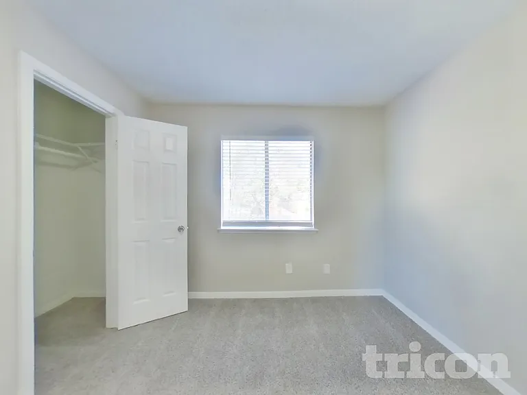 7519 Lobera Dr — Photo 10