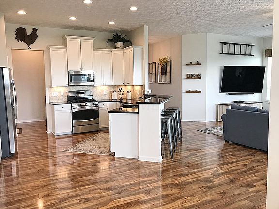 5th image of 120 York Gate Dr