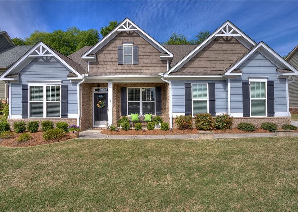 1st image of 8 Stately Oaks Dr