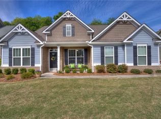 8 Stately Oaks Dr, Cartersville, GA 30120