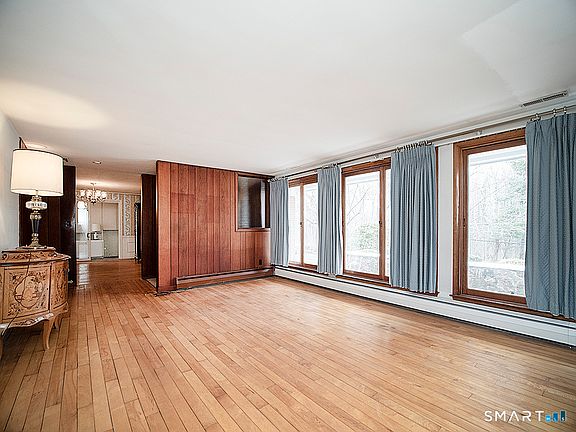 4th image of 76 Gaylord Mountain Road