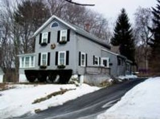 4 Warren Ave, Amesbury, MA 01913