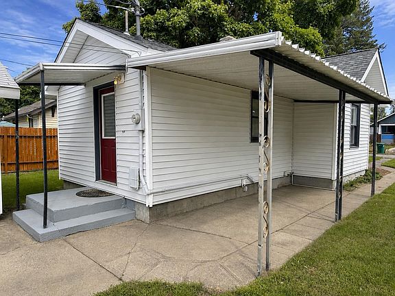 4th image of 624 E Rich Ave