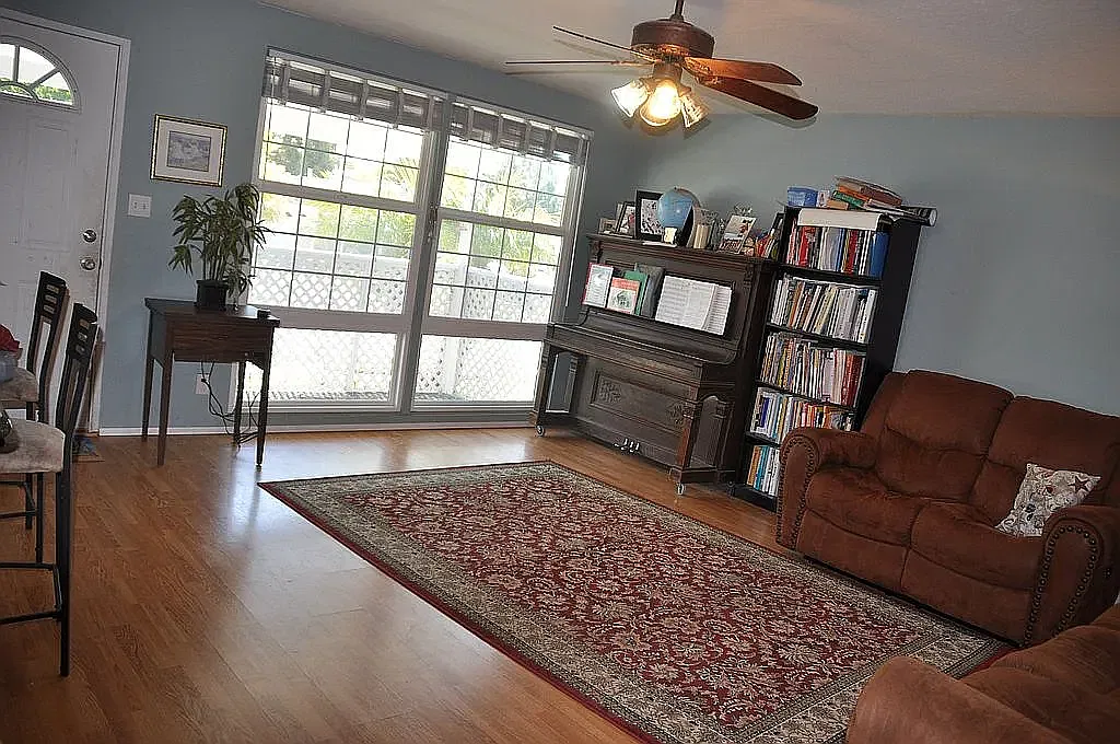 3 bed, 1500 sqft, $4,100 — Photo 4