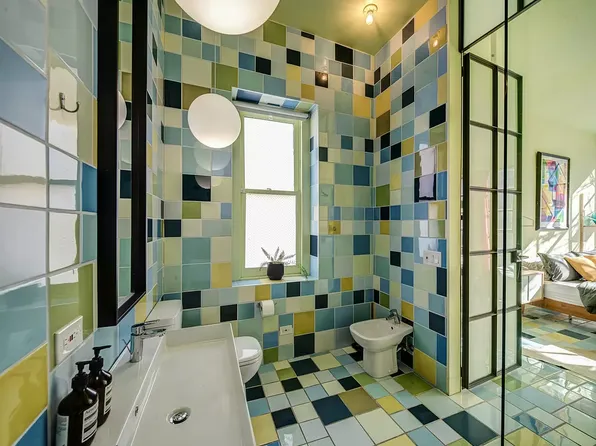 290 Bleecker Street image 13 of 29