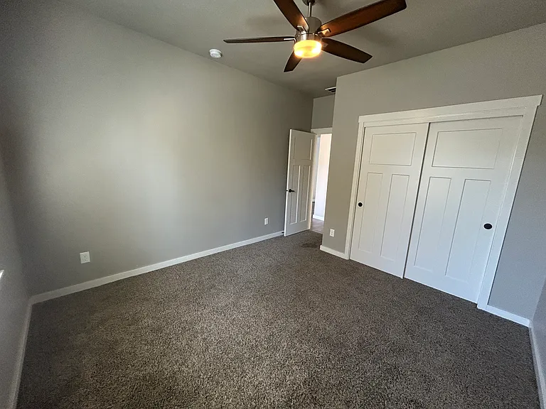 1725 E Bellalucca Ln — Photo 8