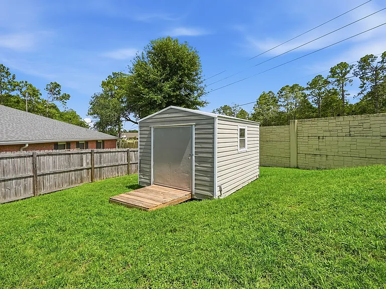 339 Peggy Dr — Photo 36
