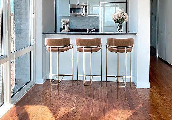 4th image of 175 W 60th St APT 42F