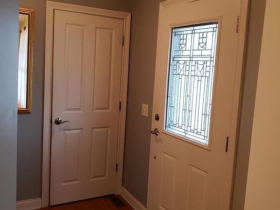 4th image of 131 N Vernon Ave