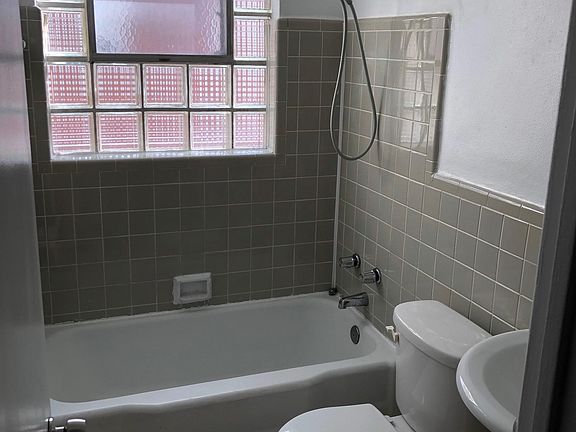 5th image of 8529 Richard Ave