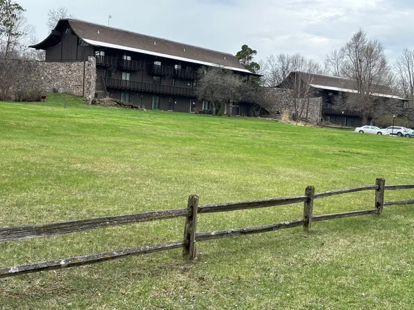 15810 State Route 173 APT 1C, Harvard, IL 60033