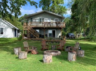 37649 Lake Shore Dr, Paw Paw, MI 49079
