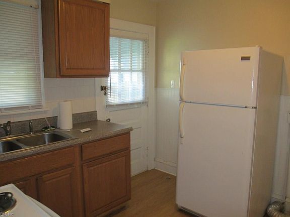 4th image of 1441 Norcova Ave #1