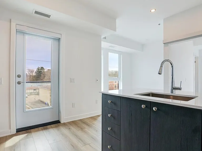 312 Erb St W #309 — Photo 13
