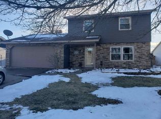 9008 Mariners Ridge Dr, Fort Wayne, IN 46819