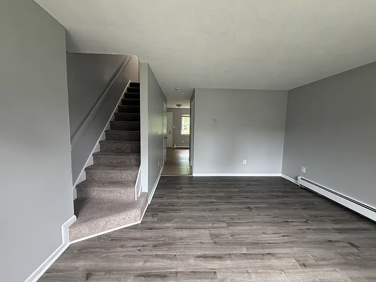 1054 Bank St #12F — Photo 5