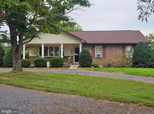 8399 Winchester Grade Rd, Berkeley Springs, WV 25411