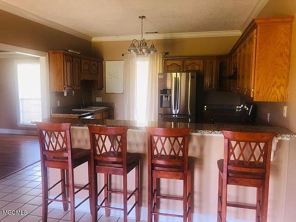 3rd image of 46 Openwood Dr E