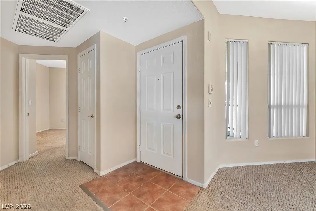 2 bed, 2.0 bath, 962 sqft, $1,400 — Photo 2