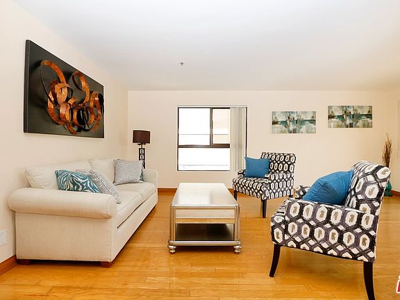 3rd image of 727 S Ardmore Ave APT 308