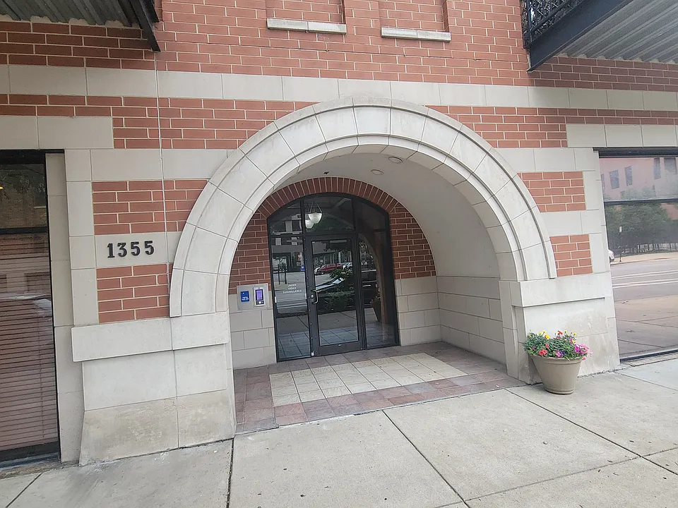 1355 W Washington Blvd #6A