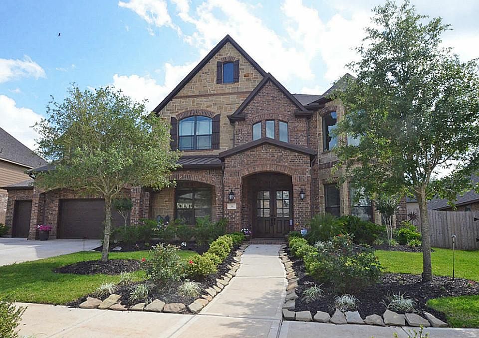 1st image of 38 High Bank Dr