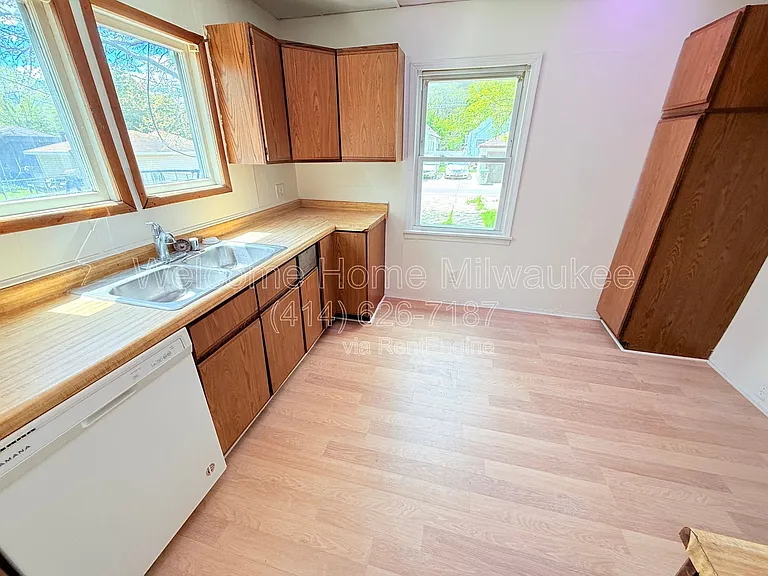 2919 N 50th St #1 — Photo 2