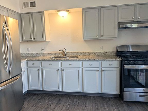 4th image of 3320-3326 E Bermuda Ave #3322-A