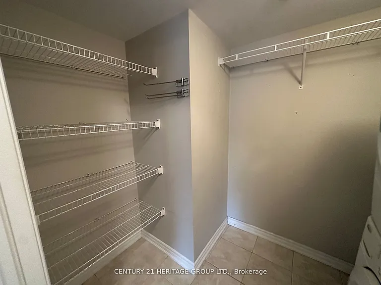 39 Ferndale Dr S #203 — Photo 12