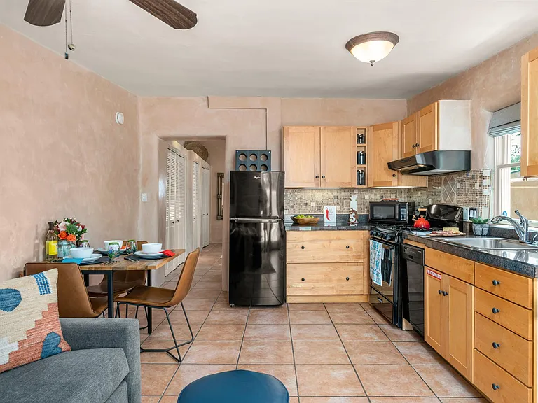 907 One Agua Fria Street 1/2 #2 — Photo 8
