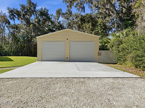2nd image of 686 Wildwood Dr