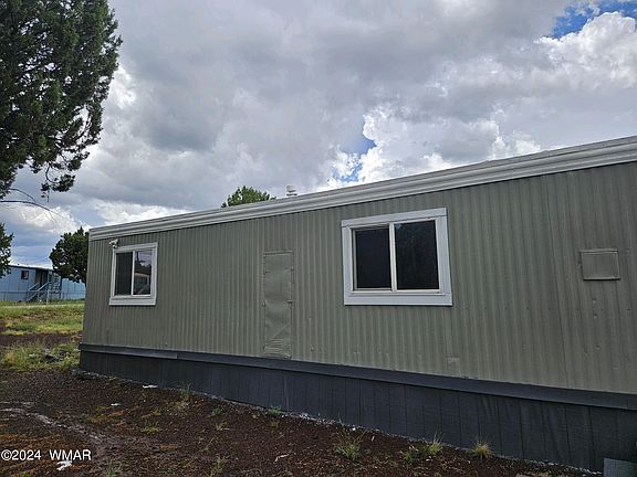 3rd image of 8496 Silver Creek Dr