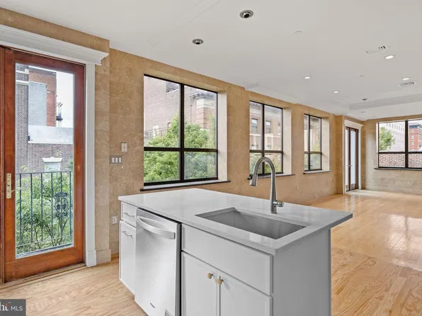 1335 Pine St #1337-401, Philadelphia, PA 19107