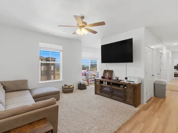 752 N Favreau Ln #V201, Saratoga Springs, UT 84045