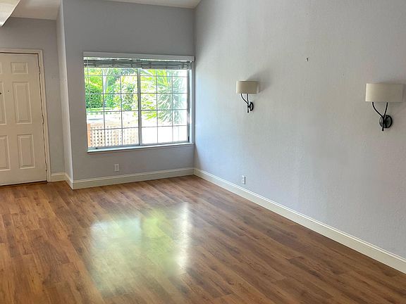 5th image of 6585 Oxford Pl