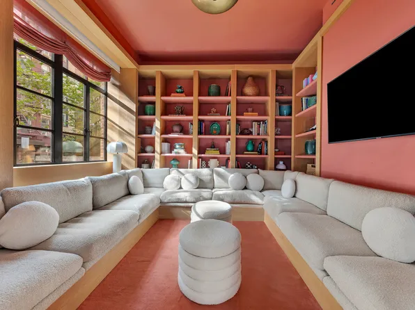 30 Sullivan Street image 3 of 24