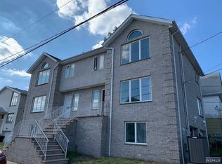 2385 7th St #B, Fort Lee, NJ 07024