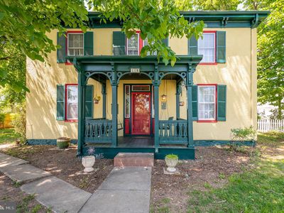118 N Lawrence St, Charles Town, WV, 25414
