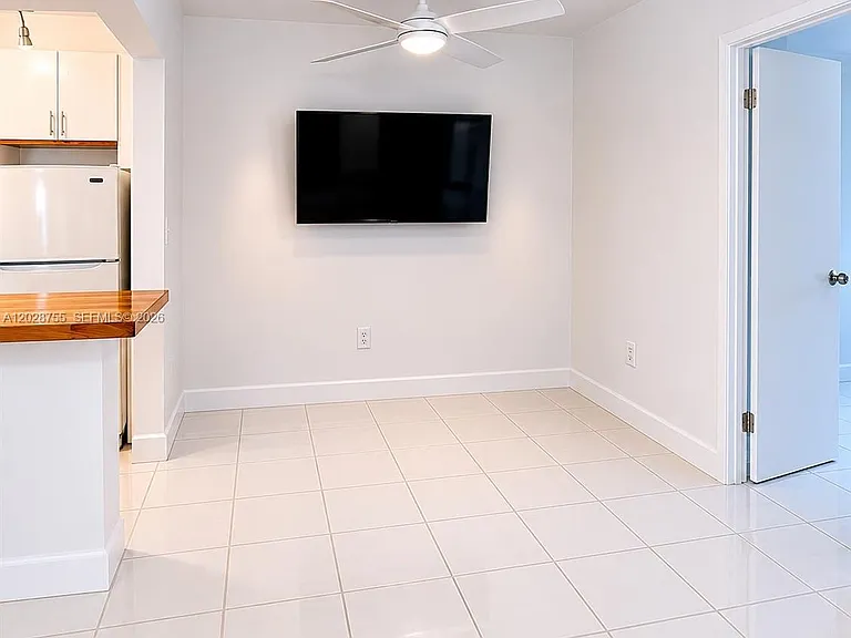 6330 SW 79th St #23 — Photo 4