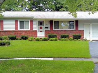 18 Gemini Cir, Rochester, NY 14606