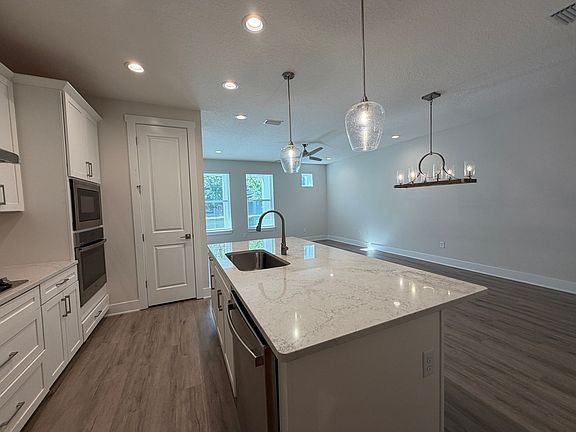 4th image of 48 Bellwood Ave