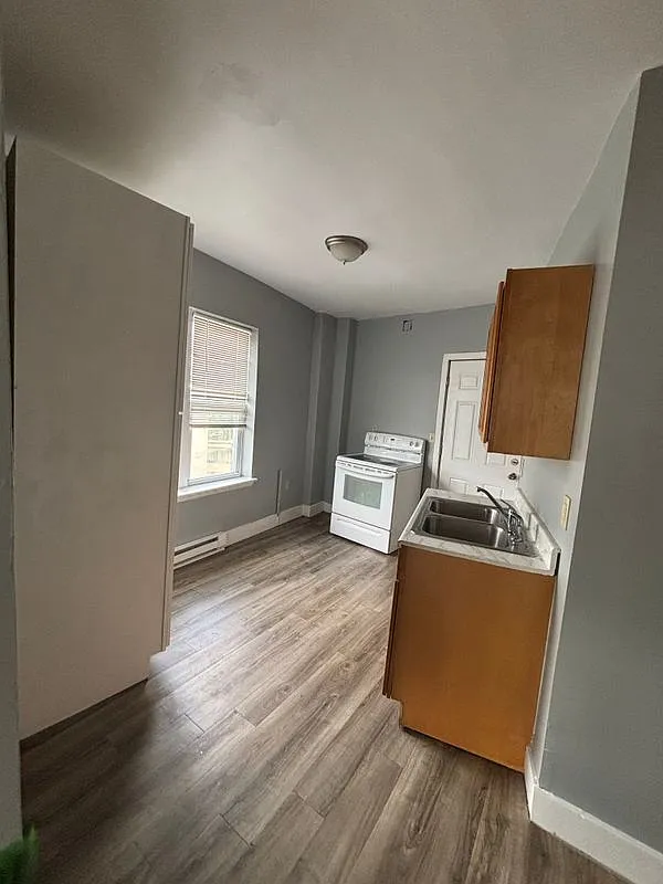 1 bed, 1.0 bath, 900 sqft, $1,250 — Photo 4